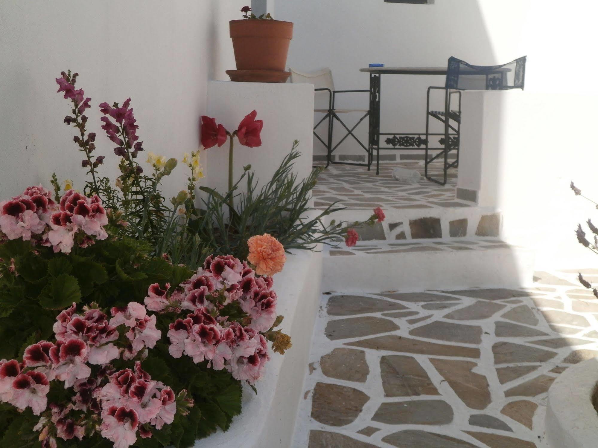 Villa Ostria Kamari  Exterior photo